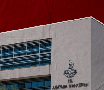 AYM: Tedavi bilgilerinin aileyle rıza dışında paylaşılması veri ihlalidir