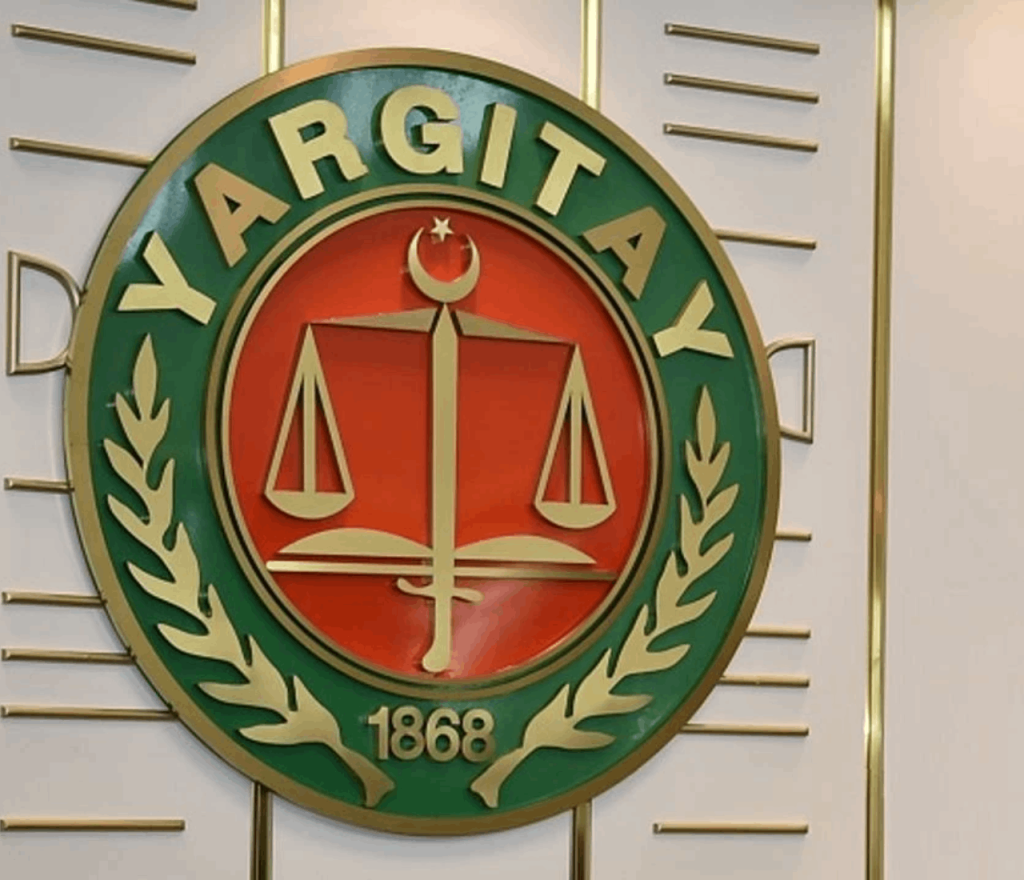 Yargıtay: Özel yazışmaları delil olarak sunmak suç değil